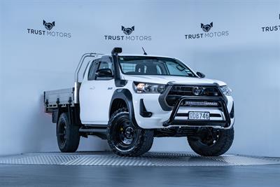 2023 Toyota Hilux - Thumbnail