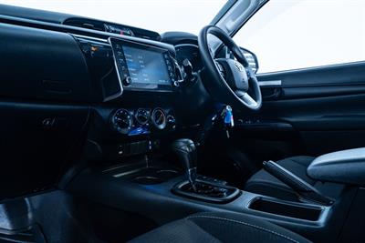 2023 Toyota Hilux - Thumbnail