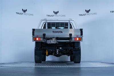 2023 Toyota Hilux - Thumbnail