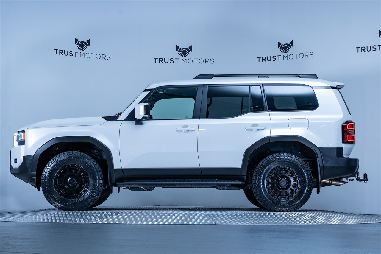 2024 Toyota Landcruiser Prado