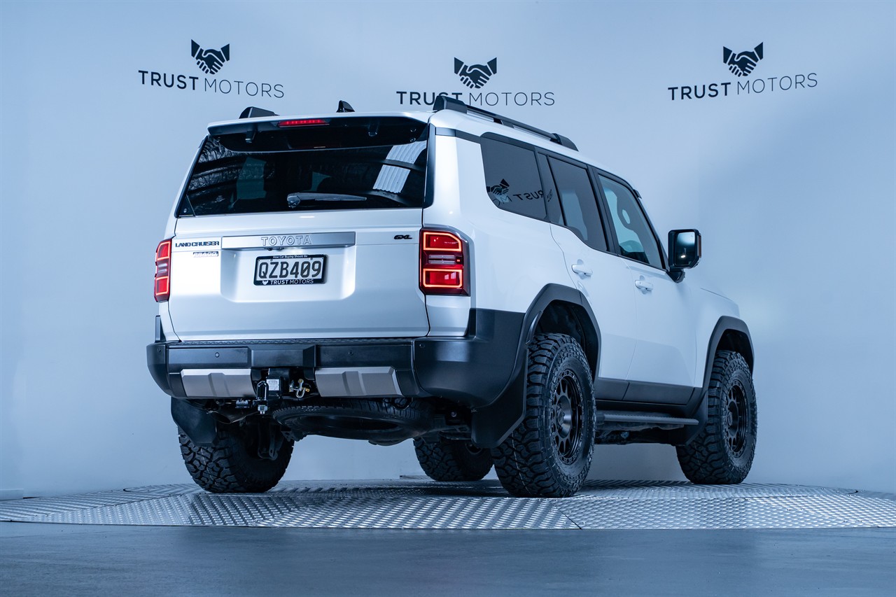 2024 Toyota Landcruiser Prado