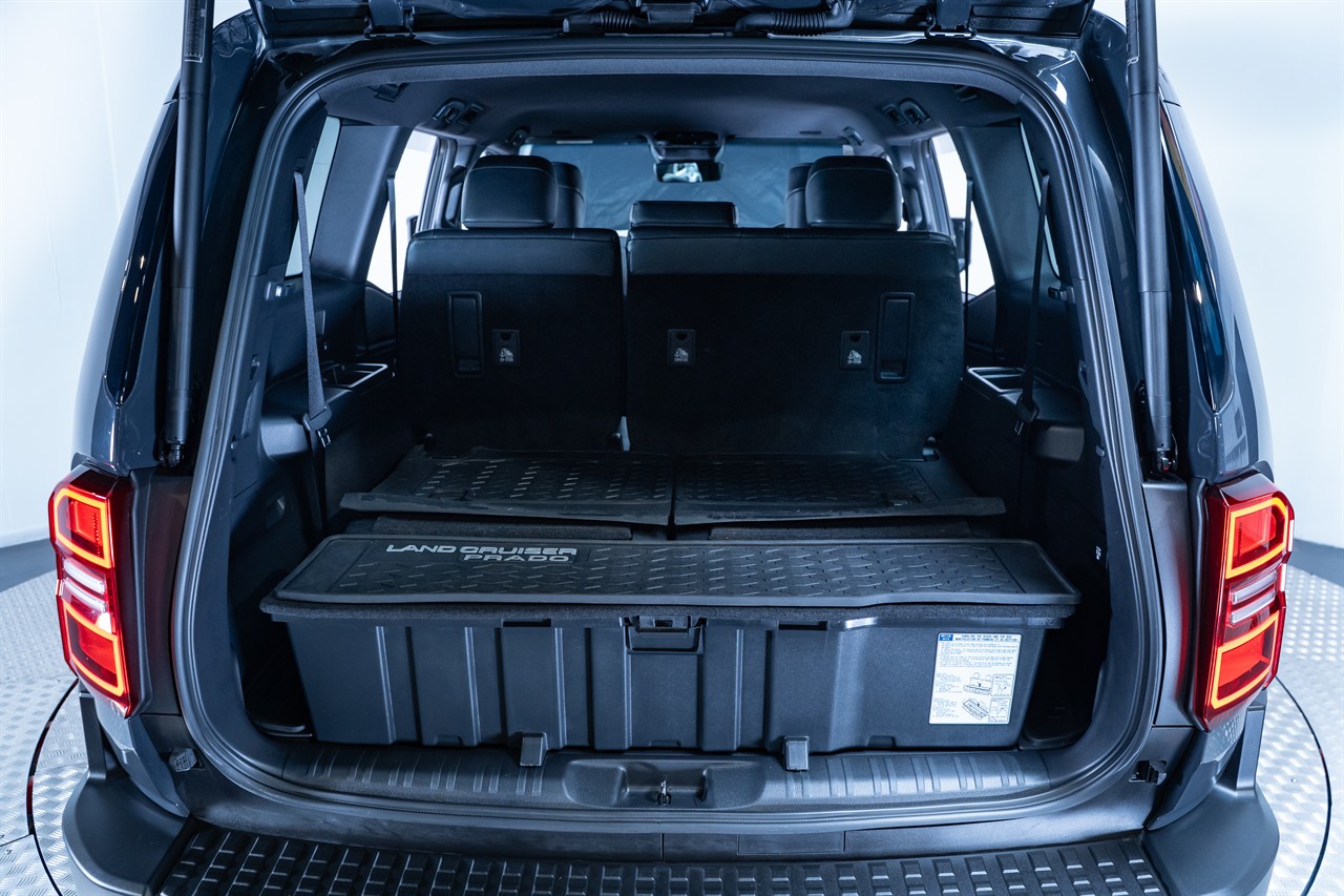 2024 Toyota Landcruiser Prado