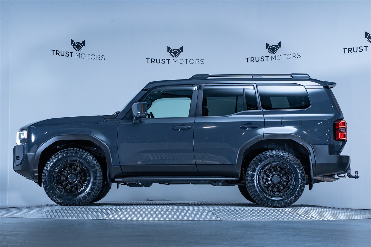 2024 Toyota Landcruiser Prado