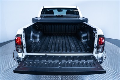 2019 Toyota Hilux - Thumbnail