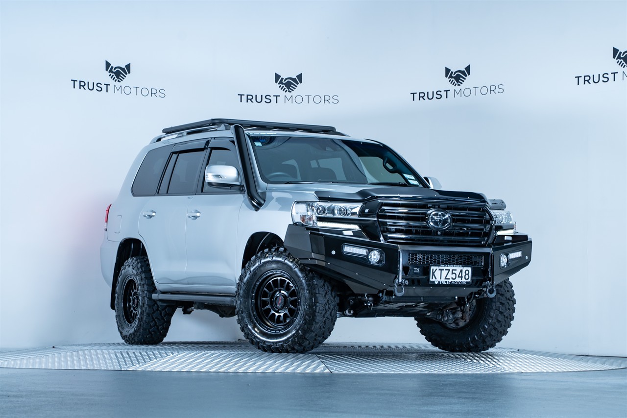 2017 Toyota Landcruiser