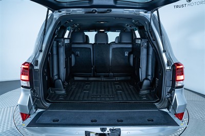 2017 Toyota Landcruiser - Thumbnail