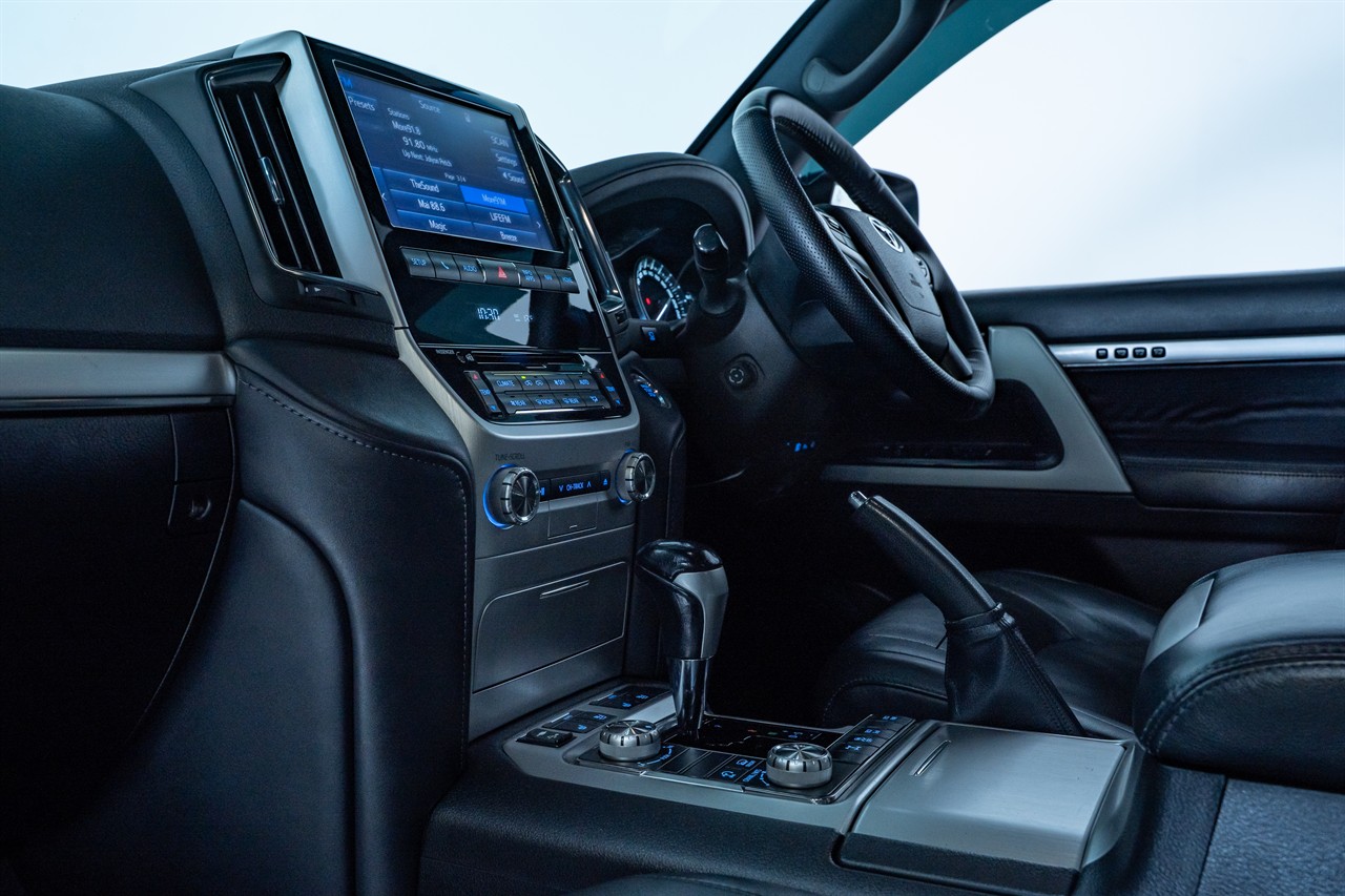 2017 Toyota Landcruiser