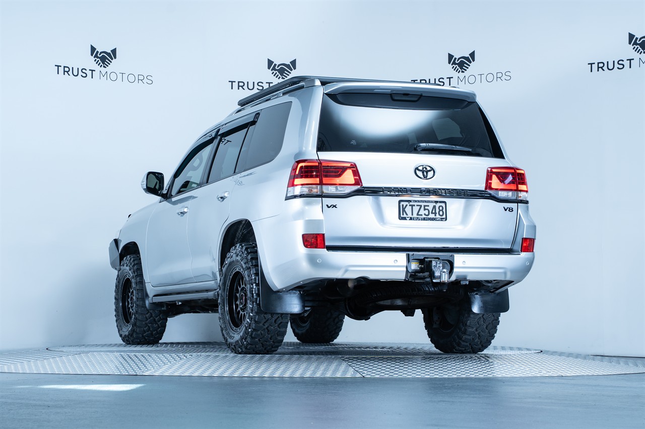 2017 Toyota Landcruiser
