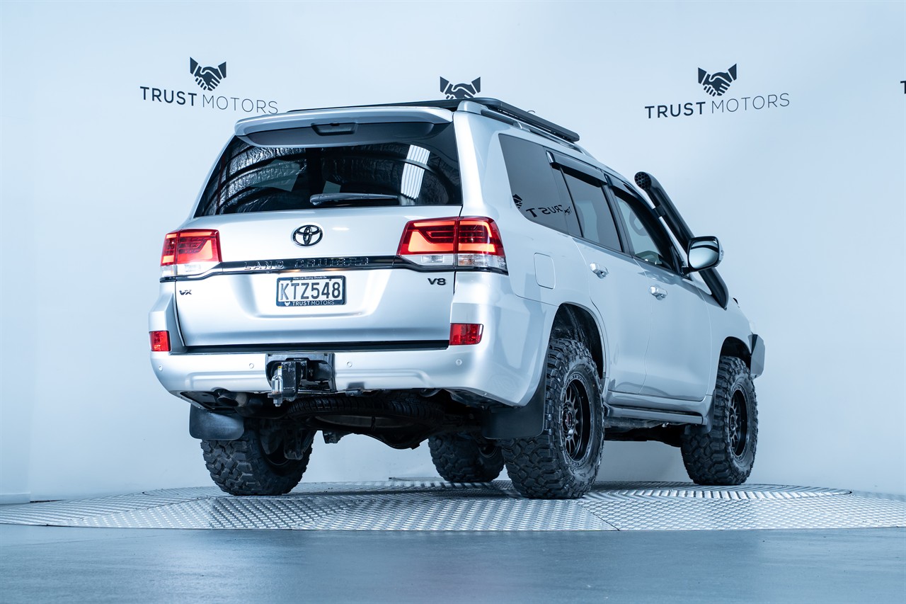 2017 Toyota Landcruiser