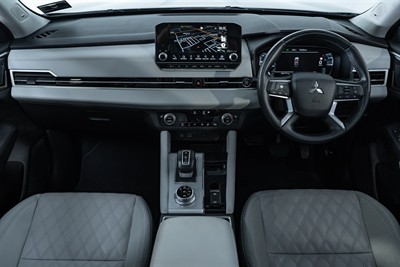 2021 Mitsubishi Outlander - Thumbnail