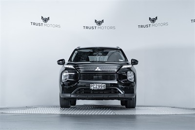 2022 Mitsubishi Outlander - Thumbnail