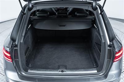 2018 Audi RS4 - Thumbnail