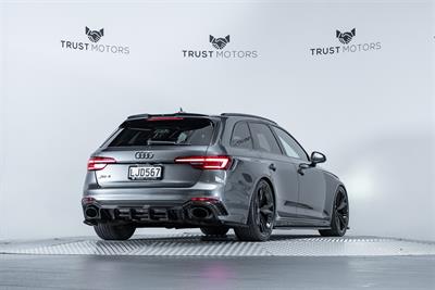 2018 Audi RS4 - Thumbnail