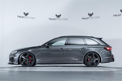 2018 Audi RS4 - Thumbnail