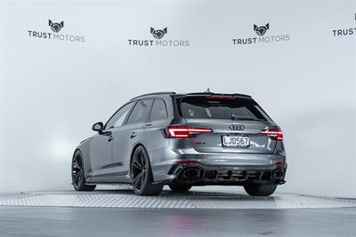 2018 Audi RS4 - Thumbnail