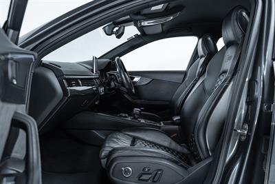 2018 Audi RS4 - Thumbnail