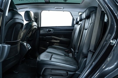 2021 Kia Sorento - Thumbnail