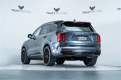 2021 Kia Sorento - Thumbnail