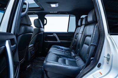 2020 Toyota Landcruiser - Thumbnail