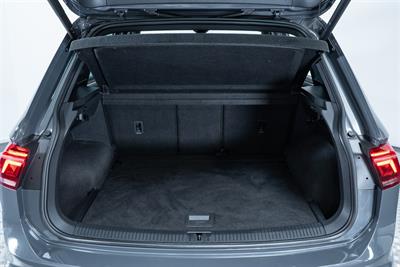 2022 Volkswagen Tiguan - Thumbnail