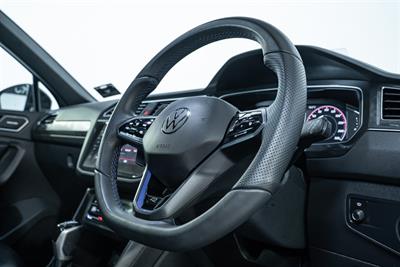 2022 Volkswagen Tiguan - Thumbnail