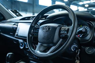 2022 Toyota Hilux - Thumbnail