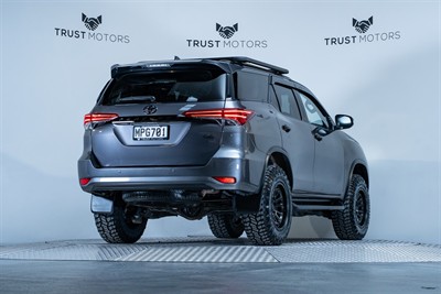 2019 Toyota Fortuner - Thumbnail