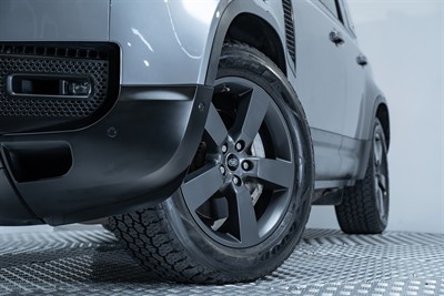 2021 Land Rover Defender - Thumbnail