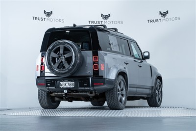 2021 Land Rover Defender - Thumbnail