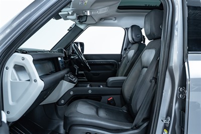 2021 Land Rover Defender - Thumbnail