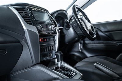 2020 Mitsubishi Triton - Thumbnail