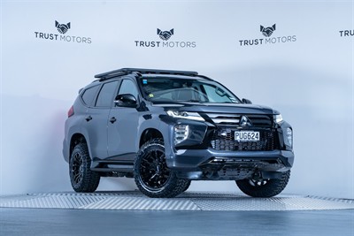 2023 Mitsubishi Pajero Sport - Thumbnail