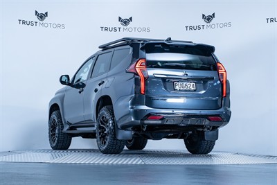 2023 Mitsubishi Pajero Sport - Thumbnail