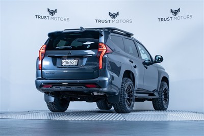 2023 Mitsubishi Pajero Sport - Thumbnail