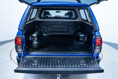 2016 Toyota Hilux - Thumbnail