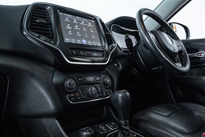 2020 Jeep Cherokee - Thumbnail