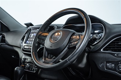 2020 Jeep Cherokee - Thumbnail