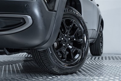 2020 Jeep Cherokee - Thumbnail