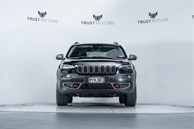 2020 Jeep Cherokee - Thumbnail