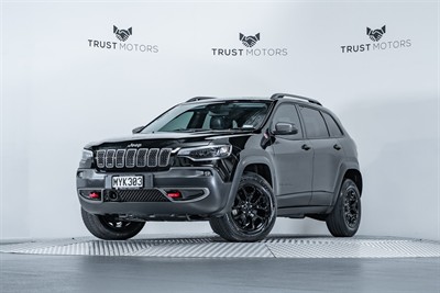 2020 Jeep Cherokee - Thumbnail