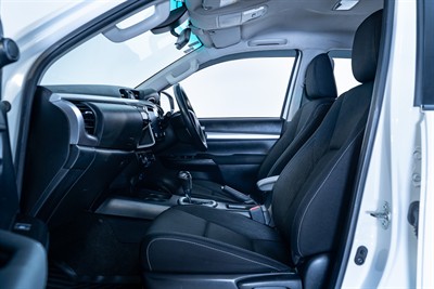 2022 Toyota Hilux - Thumbnail