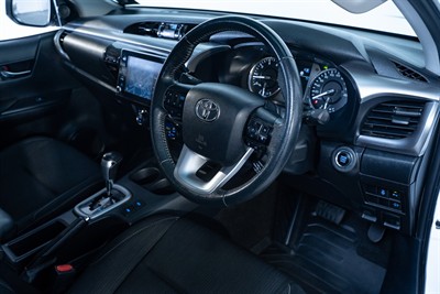 2022 Toyota Hilux - Thumbnail