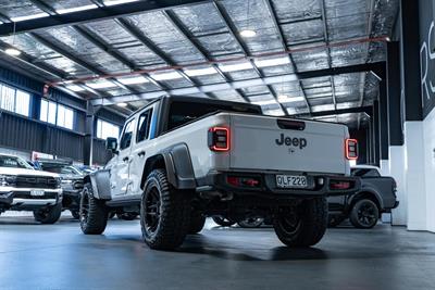 2022 Jeep Gladiator - Thumbnail