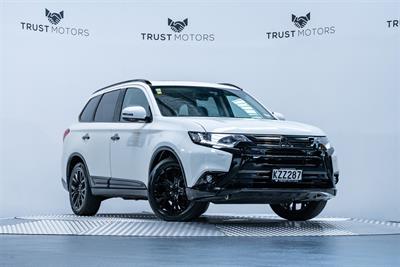 2017 Mitsubishi Outlander - Thumbnail