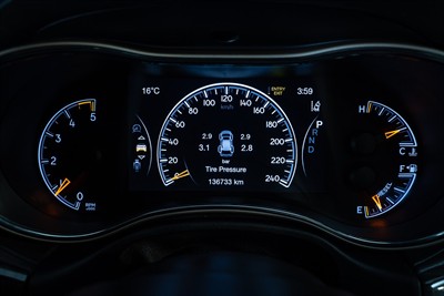 2017 Jeep Grand Cherokee - Thumbnail