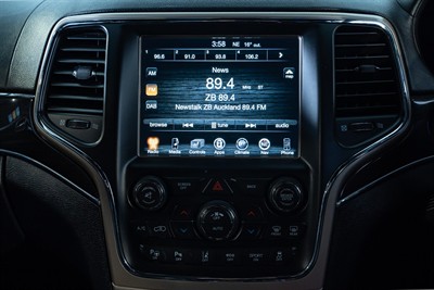 2017 Jeep Grand Cherokee - Thumbnail
