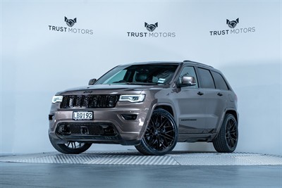 2017 Jeep Grand Cherokee - Thumbnail