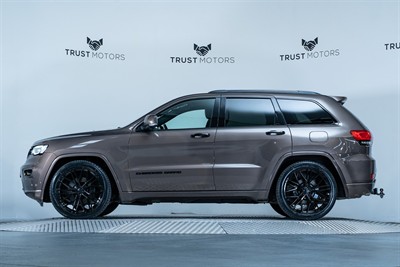 2017 Jeep Grand Cherokee - Thumbnail