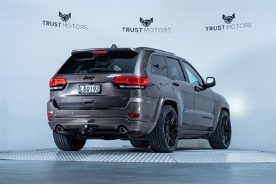 2017 Jeep Grand Cherokee - Thumbnail