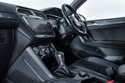 2018 Volkswagen Tiguan - Thumbnail